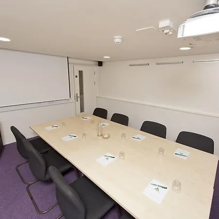 Yha * Μπρίστολ