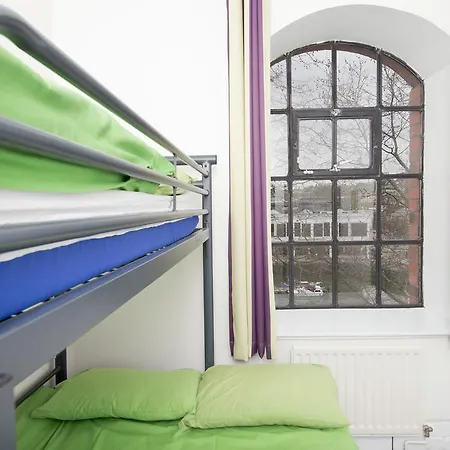 Yha Hostel *