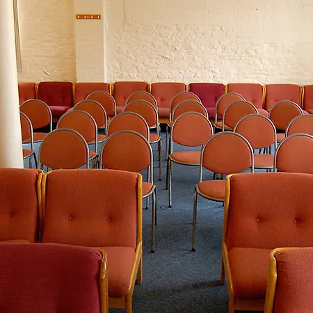 Yha Hostel *
